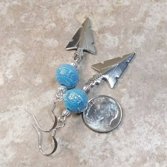 🍂🍁🍃 3/$25!!! Blue & Silver Arrowheads! Lightweight Dangle Earrings - Picture 1 of 8